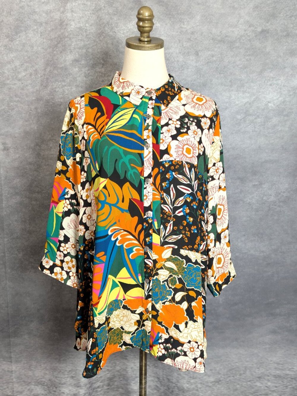 NWT Rose & Olive Patchwork Floral Blouse Size 1X Vibrant Tropical Mixed Print